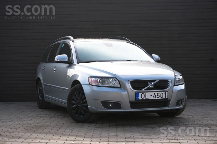 Volvo V50 2010 photo 2