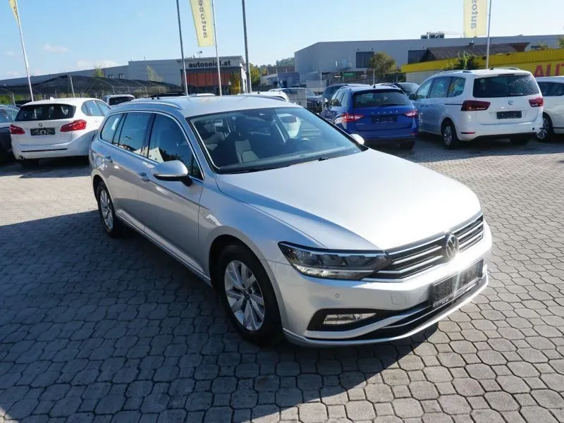 Volkswagen Passat 2021 photo 3