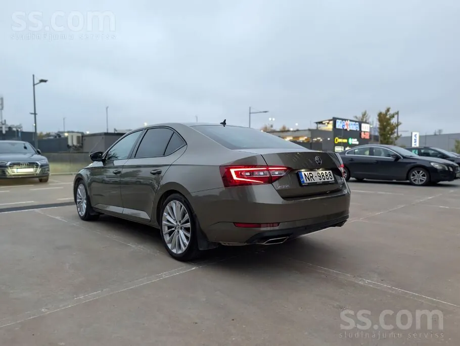 Skoda Superb 2016 photo 4