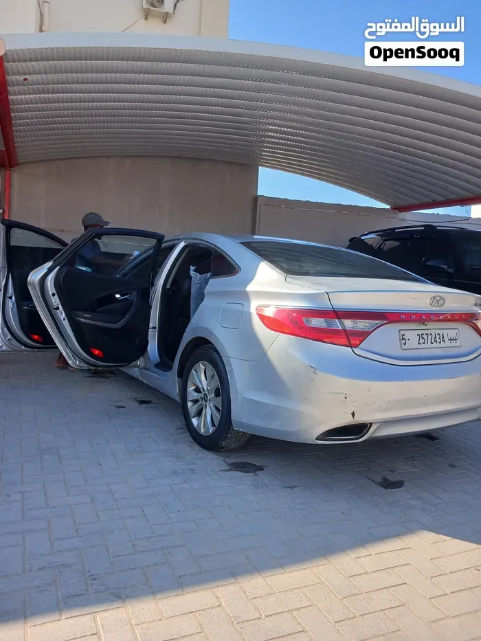 Hyundai Azera 2012 photo 2