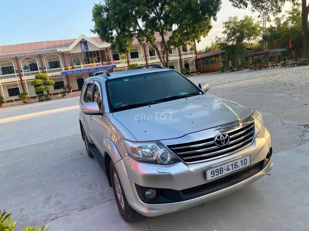 Toyota Fortuner 2013 photo 4