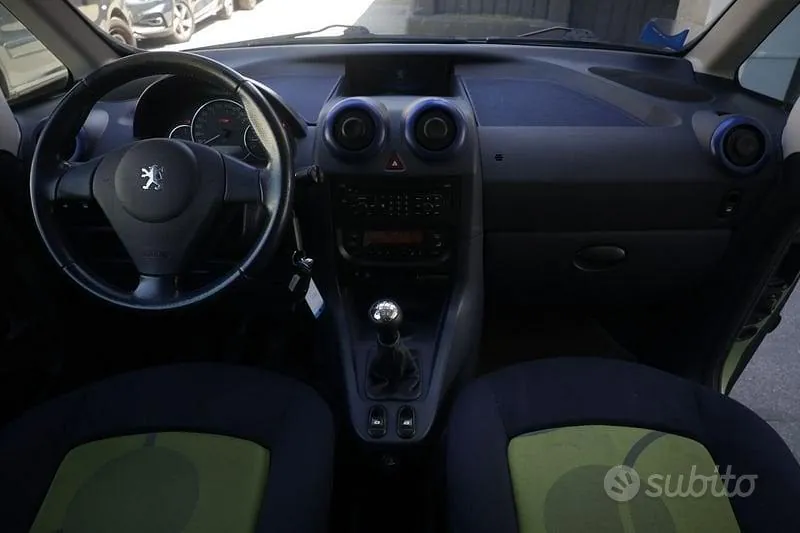 Peugeot 1007 2005 photo 2