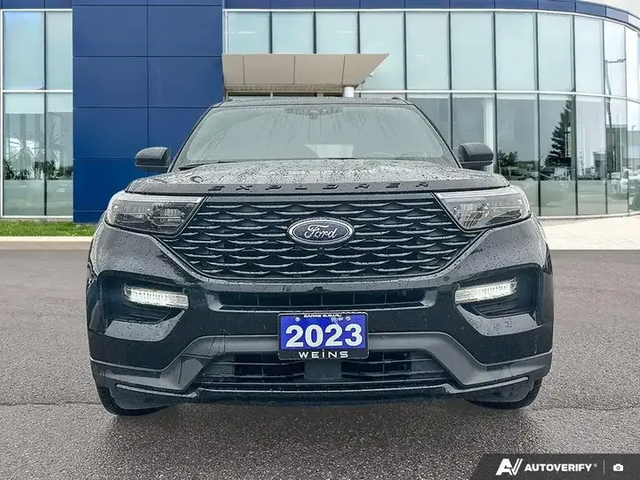 Ford Explorer 2023 photo 2