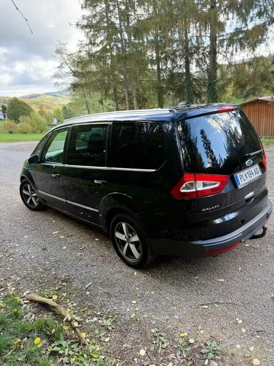 Ford Galaxy 2010 photo 2