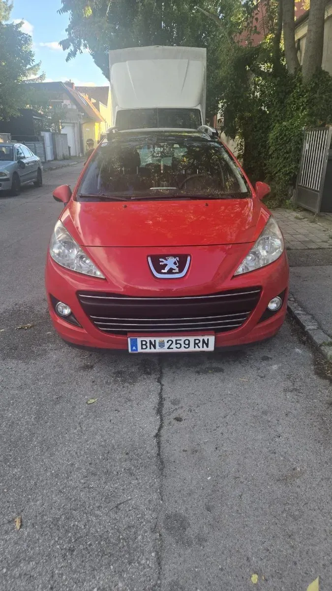 Peugeot 207 2010 photo 2