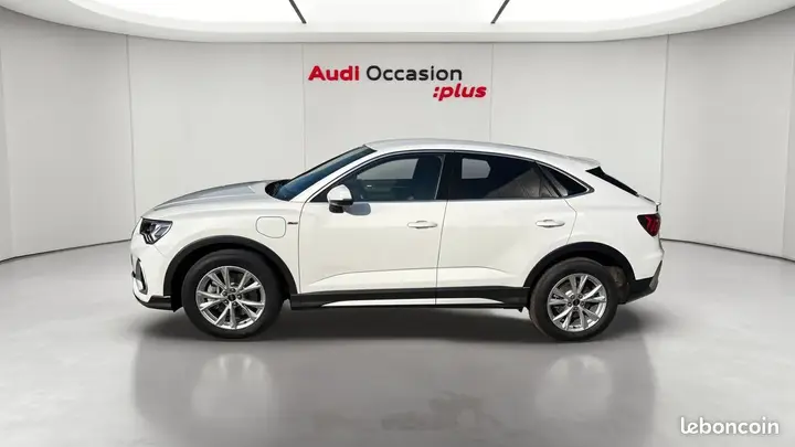 Audi Q3 2023 photo 2