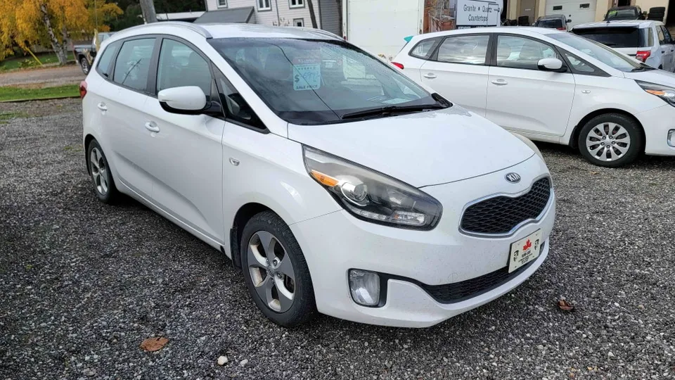 Kia Rondo 2014 photo 3