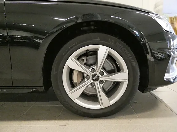 Audi A4 2022 photo 5
