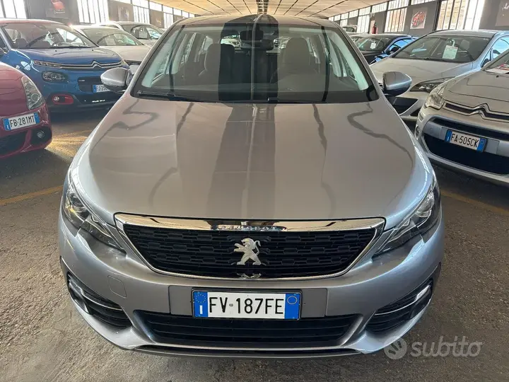 Peugeot 308 2019 photo 2