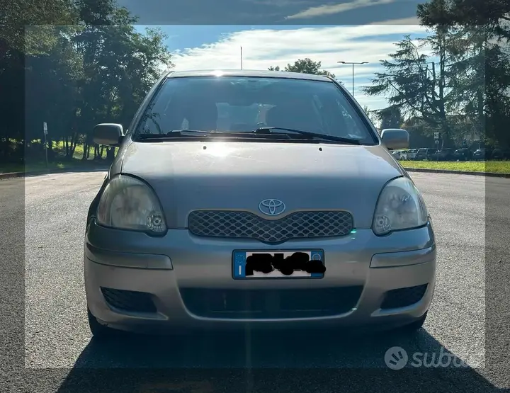 Toyota Yaris 2003 photo 4