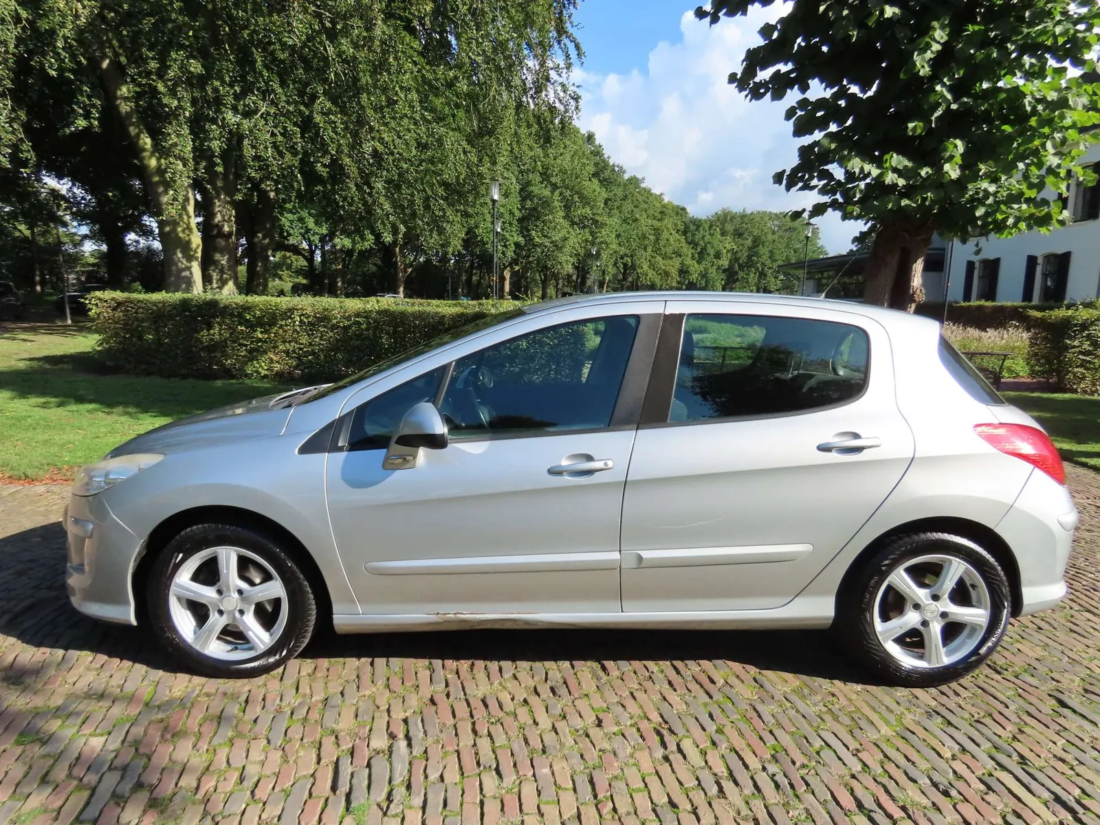 Peugeot 308 2010 photo 2