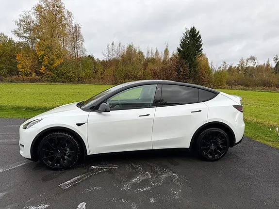 Tesla Model Y 2022 photo 3