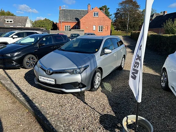 Toyota Auris 2013 photo 5