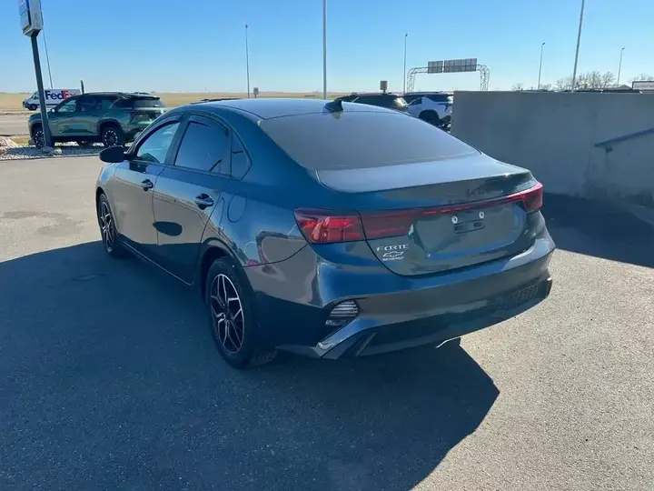 Kia Forte 2023 photo 3
