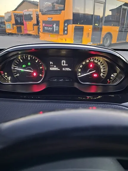 Peugeot 208 2018 photo 5