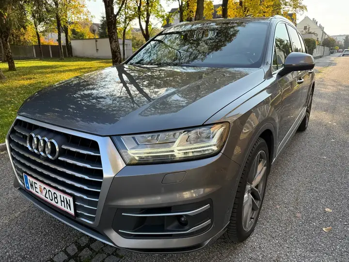 Audi Q7 2017 photo 2