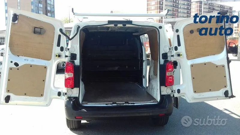 Peugeot Traveller 2019 photo 3