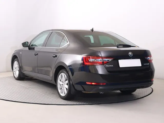 Skoda Superb 2016 photo 3