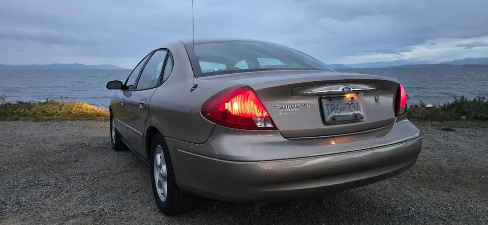 Ford Taurus 2002 photo 5