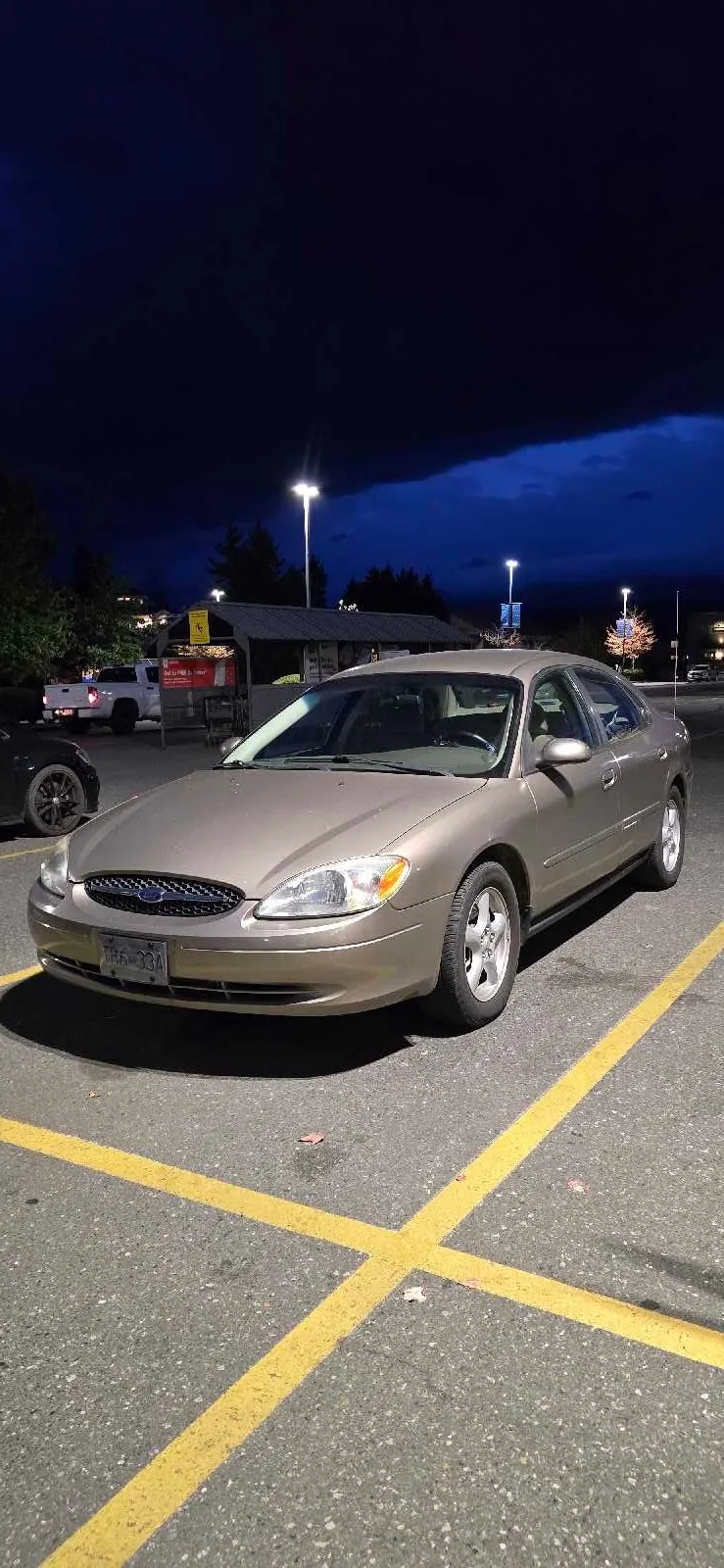 Ford Taurus 2002 photo 2
