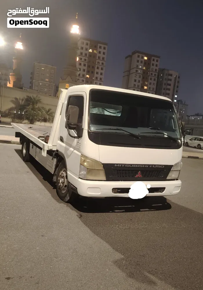 Mitsubishi Fuso Canter 2015 photo 2