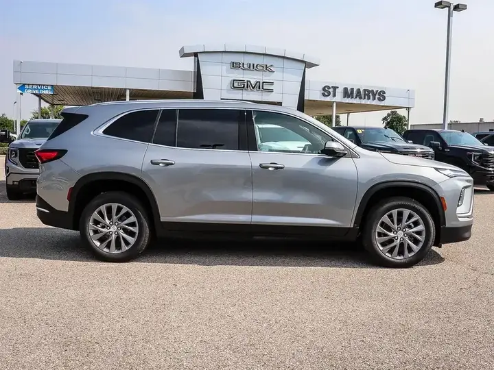 Buick Enclave 2026 photo 3