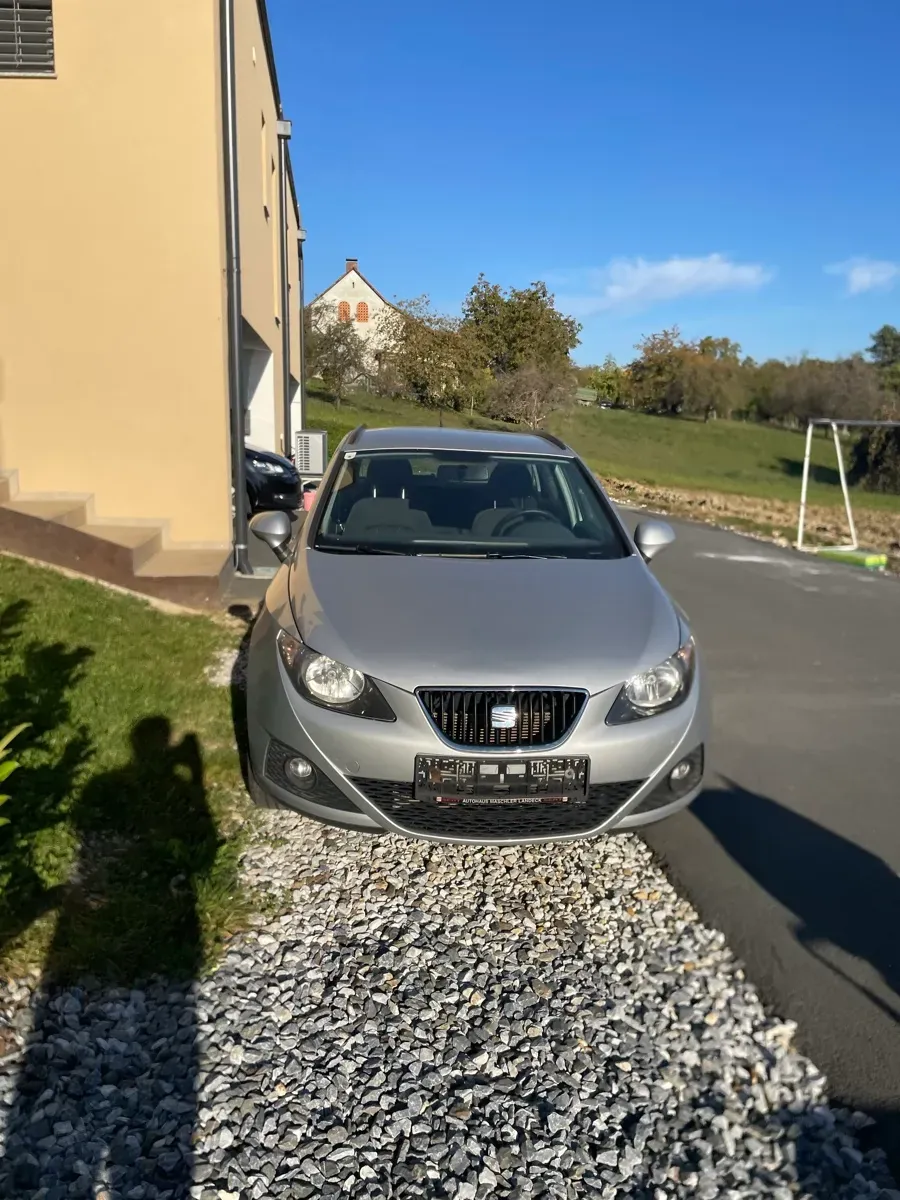 Seat Ibiza 2012 photo 3