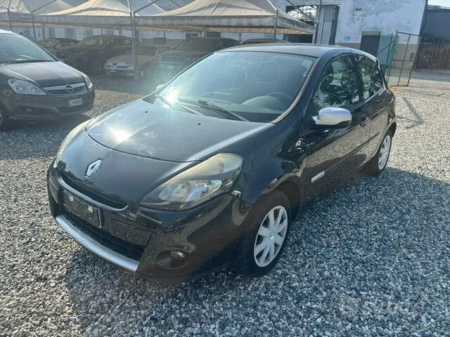 Renault Clio 2010 photo 3