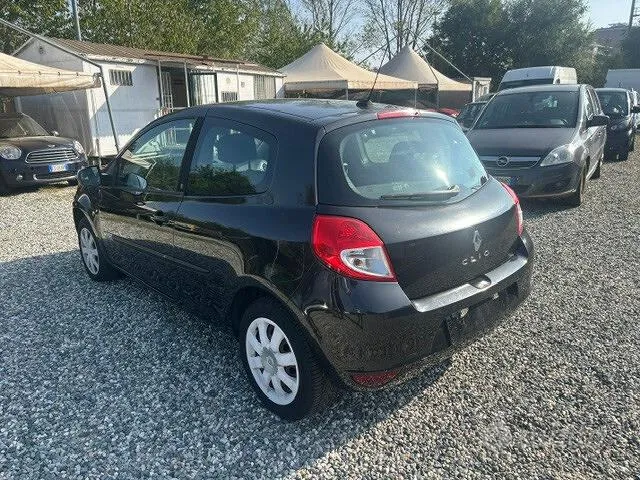 Renault Clio 2010 photo 5