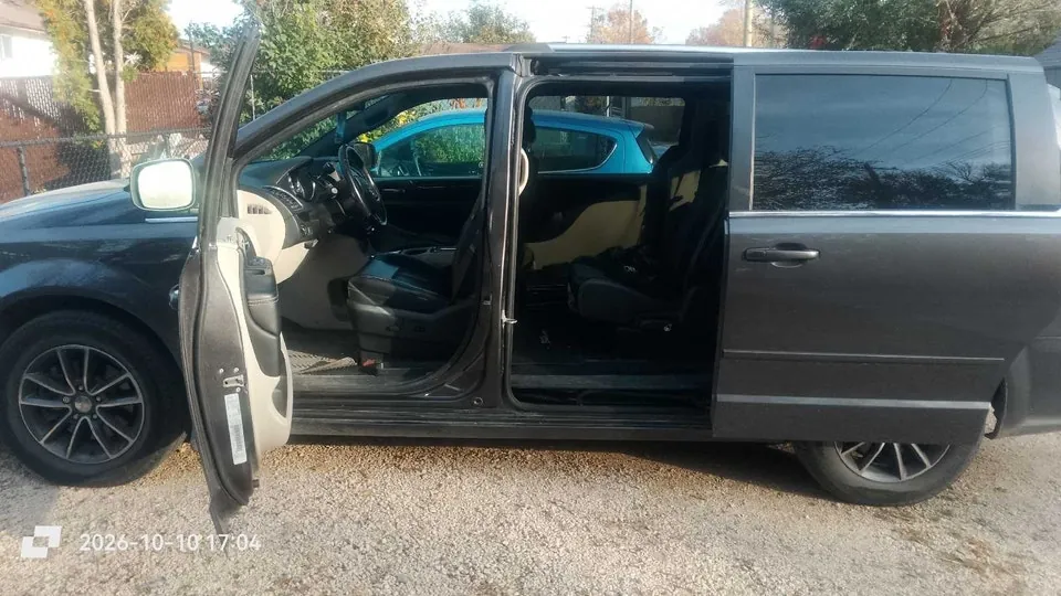 Dodge Grand Caravan 2017 photo 4