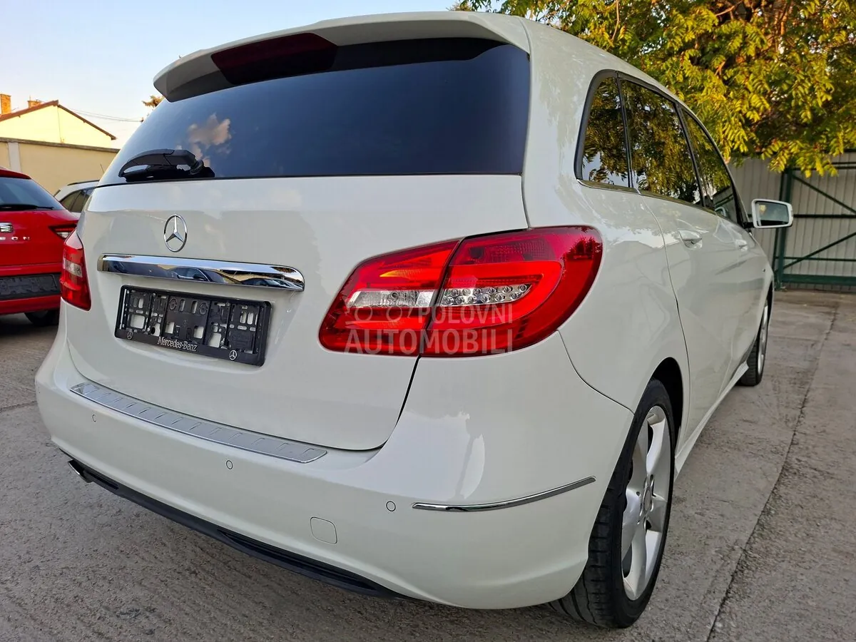 Mercedes-Benz B-Class 2012 photo 4