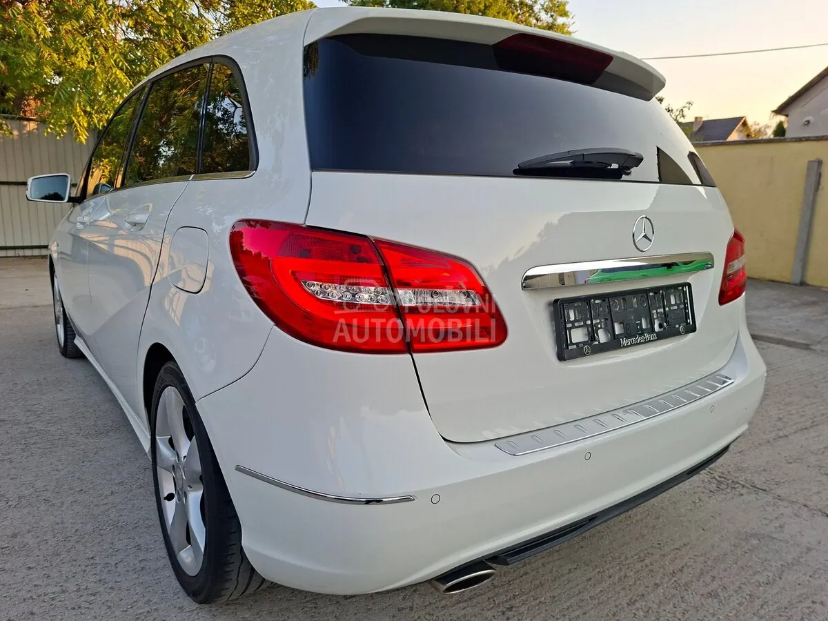 Mercedes-Benz B-Class 2012 photo 3