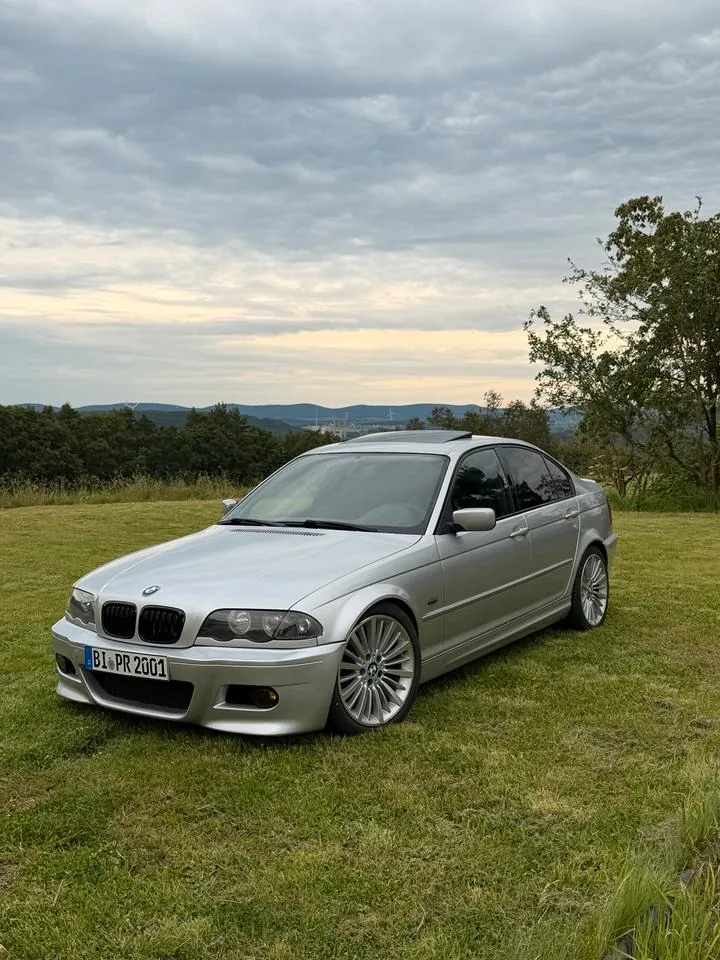 BMW 323I