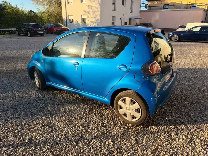 Toyota Aygo 2010 photo 3