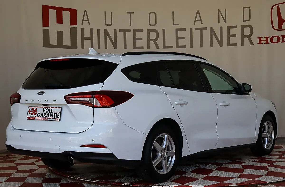 Ford Focus 2022 photo 2