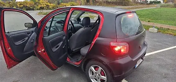 Toyota Yaris 2000 photo 5
