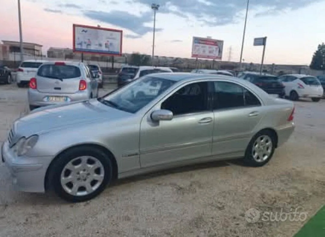 Mercedes-Benz C 2004 photo 2
