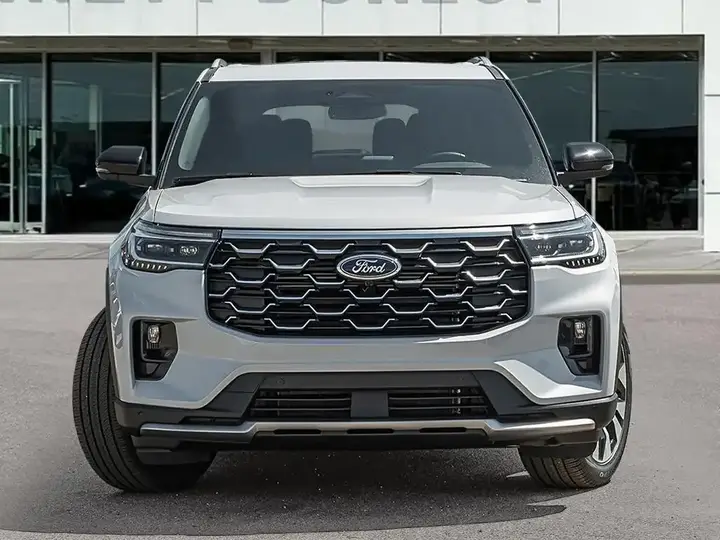 Ford Explorer 2026 photo 2