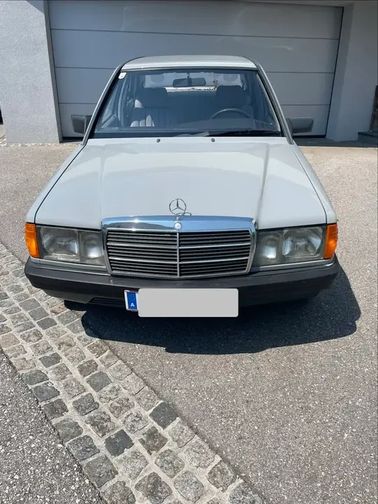 Mercedes-Benz 190