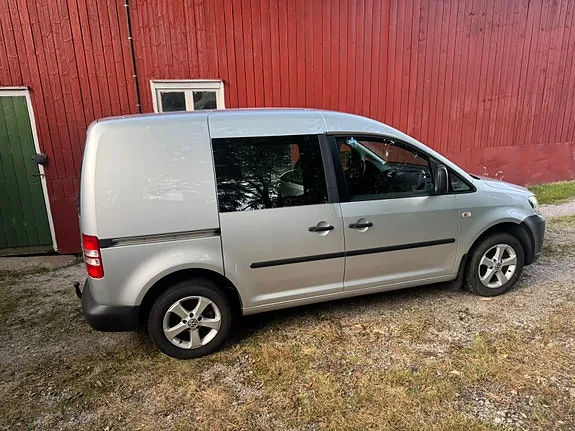 Volkswagen Caddy 2012 photo 2