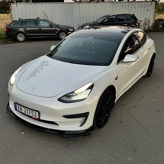 Tesla Model 3 2020 photo 3