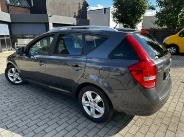 Kia Ceed 2012 photo 2