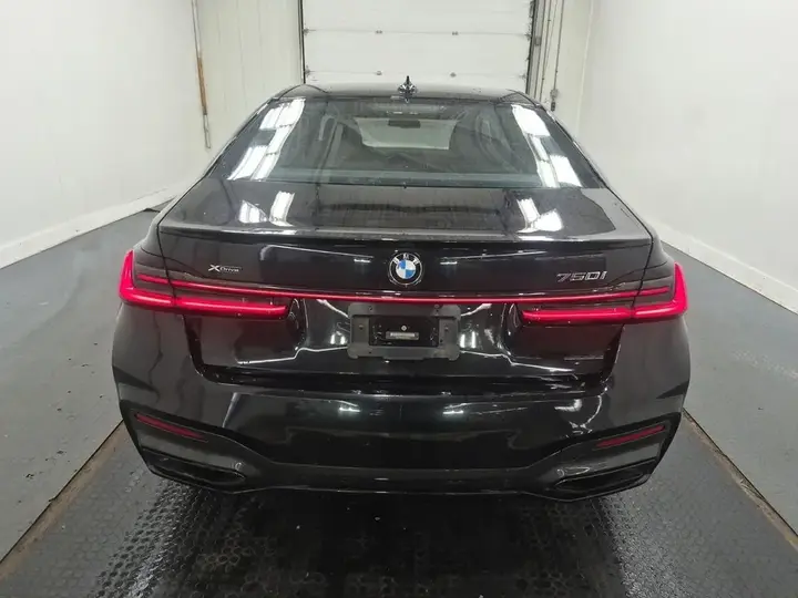 BMW 7 Series 2020 photo 2