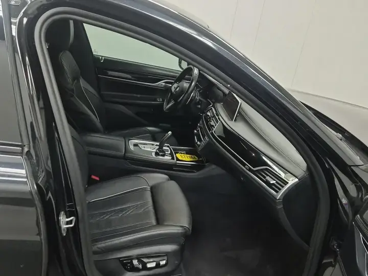 BMW 7 Series 2020 photo 3