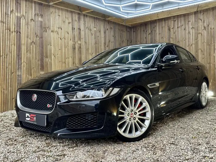 Jaguar Xe 2017 photo 3
