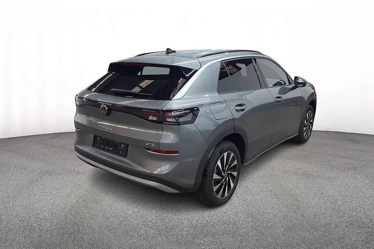 Volkswagen T-Roc 2026 photo 2