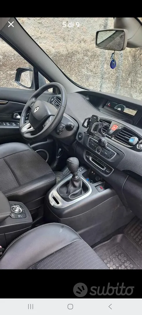 Renault Scenic 2011 photo 4