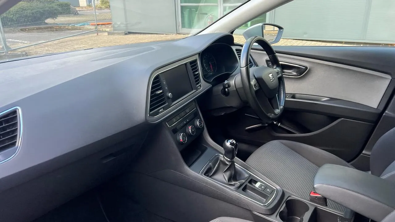 Seat Leon 2020 photo 2
