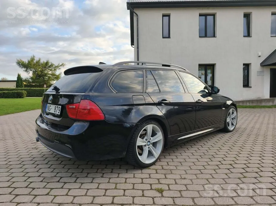 BMW 320 2010 photo 4