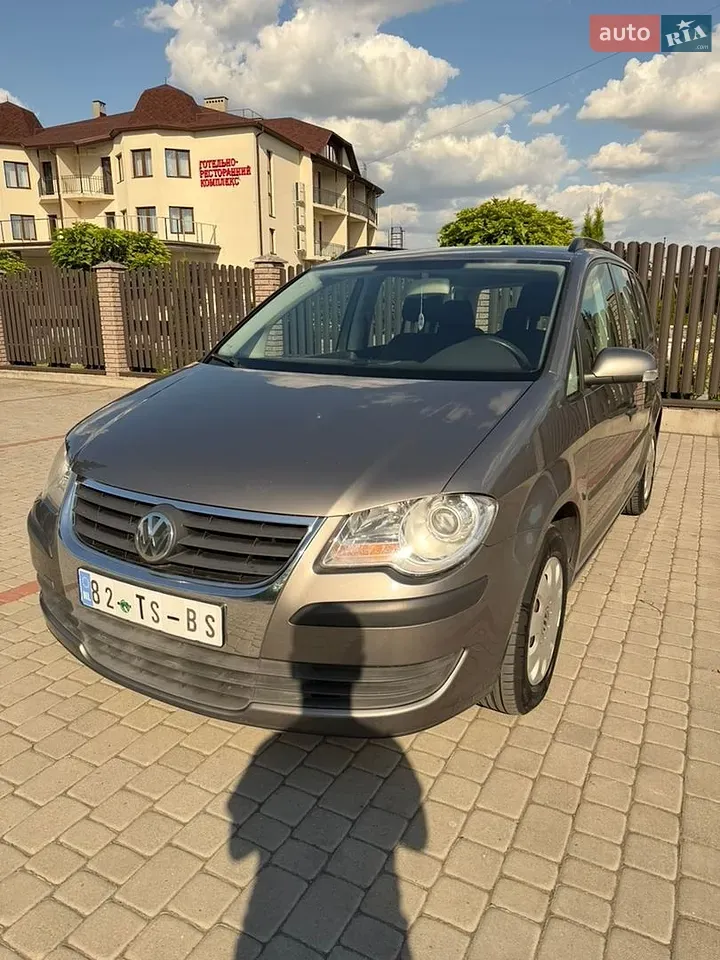 Volkswagen Touran 2007 photo 2